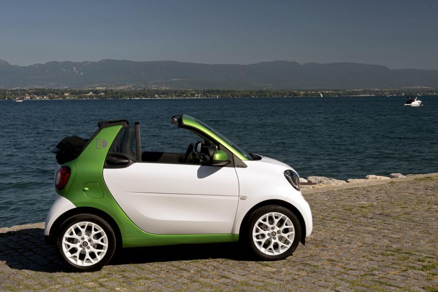  Smart ForTwo Prime Cabrio Electric Drive 2017 года  (WW) (фото 13 из 35)